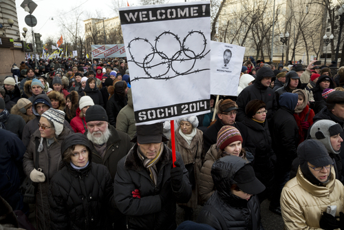 protesting_putin_russia_olympics_2-8-14-1