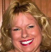 AuthorPicHeidiLynn