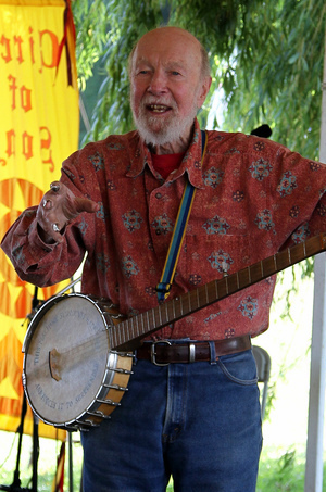 File:Pete Seeger 2011.jpg