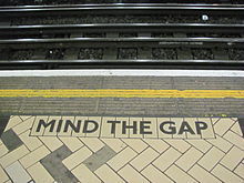 victoria station tube mind the gap