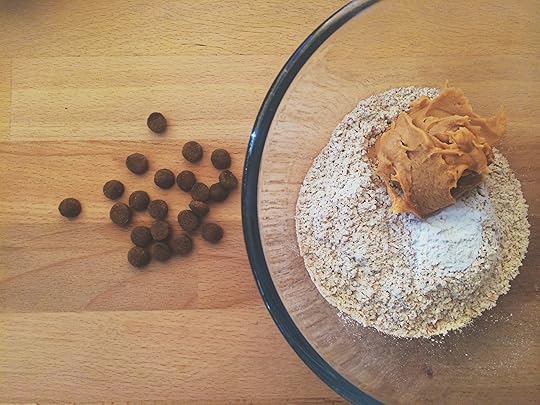 Dog-Safe Cupcake & Cakepop Recipe Made Peachy