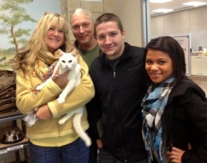 cat_reunited_with_owners