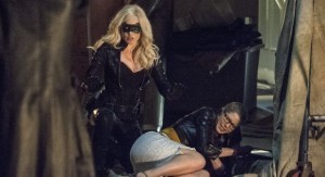 620-x-338-Canary-Felicity-Smoak1