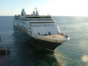 Maasdam leaves port at St. Kitts