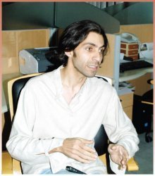 الكاتب معتز قطينة