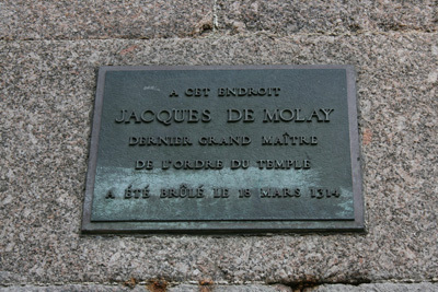 Memorial plaque for Jacques de Molay on the Pont Neuf, Paris