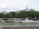 Look at the Grand Palais hulking magestically over everything!S