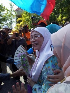 wan-azizah