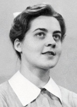 Jennifer Worth as a midwife in the 50s