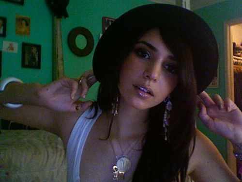  photo hanna-beth-loves-hats-6--large-msg-124484304952_large_zps2624b6a8.jpg