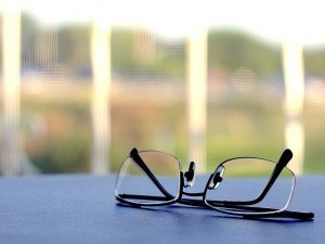 798px-Reading_glasses