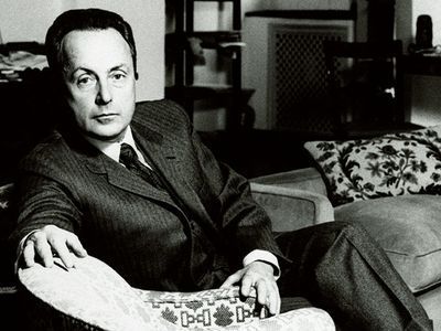 Giorgio Bassani in his Roman house. Rome, 1969. (Photo by Marisa Rastellini/Mondadori Portfolio via Getty Images)
