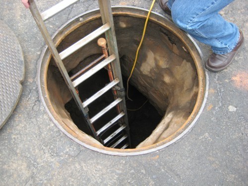 Is it preposterous to think Flight 370 is in the old LIRR tunnel in downtown Brooklyn?