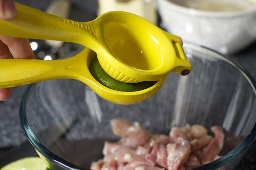 start marinating the chicken in lime juice