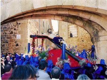 Jesus de la Expiracion (Cáceres) bajo el arco de la estrella