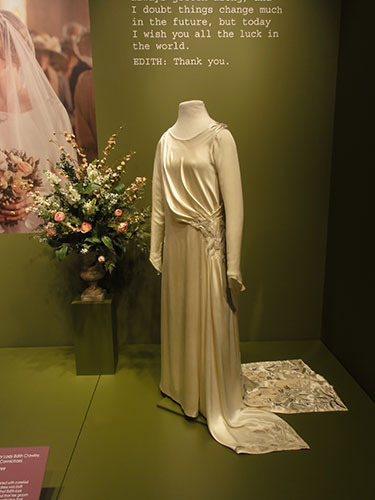 Downton-Edith-Wedding