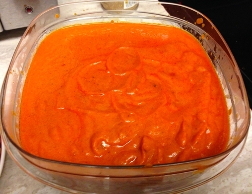 Like Vodka sauce, but not really. Ripples emphasize thickness and consistency of the sauce.