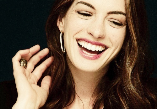 i love her genuin smile and laugh