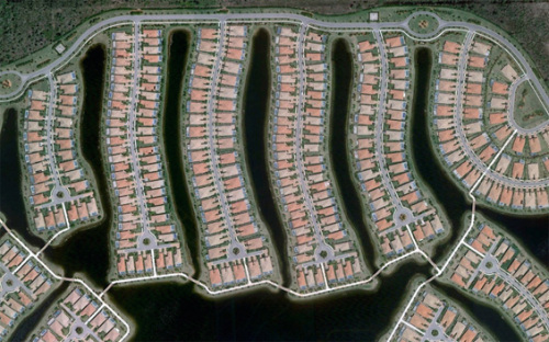 Part of Verona Walk, a gated community in Naples, Florida. Map. (© Google)