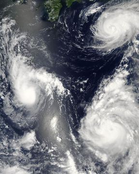 Typhoon_saomai_060807