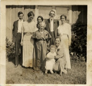 Ernest & Alice Burley /Hylinda/ Alonzo Hayes & Elsie Front: Aunt Mamie Dorothy Burley & May Carrie Hayes