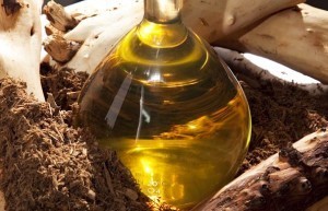 Uses-and-Health-Benefits-of-Sandalwood-Essential-Oil