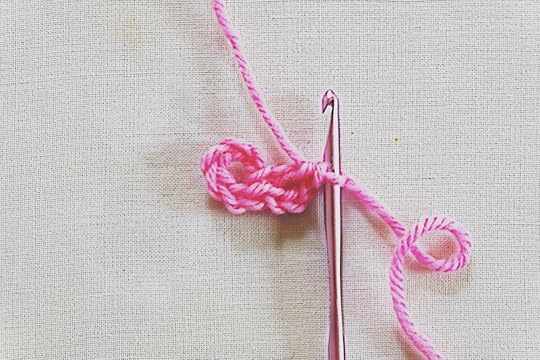 How To Crochet a Mini Flower Made Peachy