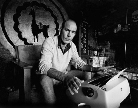 Authors-and-typewriters-hunter s thompson