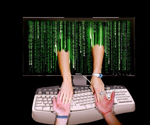 Online and Long Distance Relationships