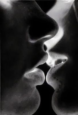 KISSING