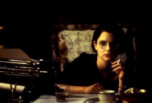 Jennifer Jason Leigh