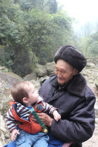 I wonder if the old man knows he's holding a little Sultan? He'll tell the tale to his great-grandchildren.