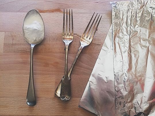 How to Clean Tarnished Vintage Silverwear Made Peachy