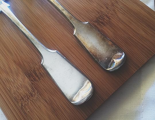 How to Clean Tarnished Vintage Silverwear Made Peachy