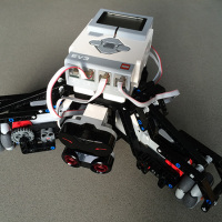 Aswin Bouwmeester's holonomic Mindstorms robot, programmed with LeJOS.