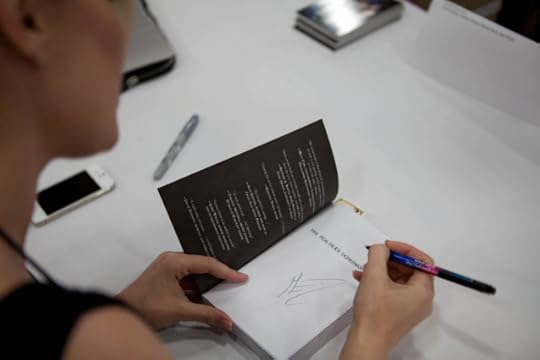 Holders_Dominion_Autograph_Signing