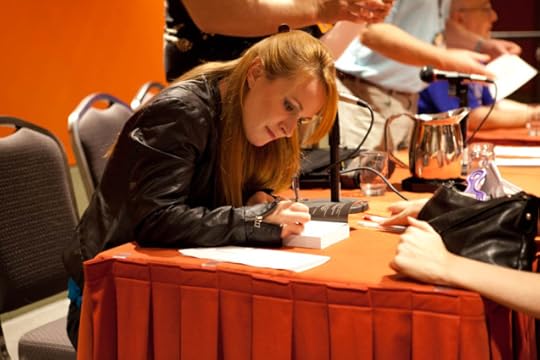 Autographs_Genese_Davis_WorldCon