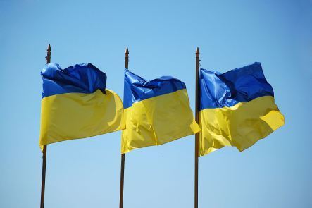 1600px-Ukrainian_flags