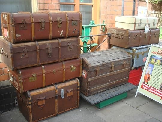 Old luggage - source: Wikimedia Commons
