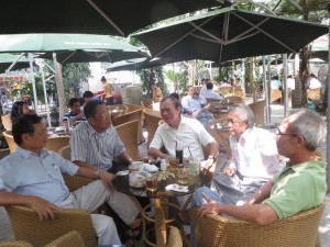 Từ trái: DHN, PVN, TTM, NM, LKT