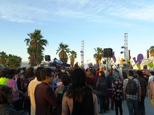  photo crowd_zpse8f76504.jpg