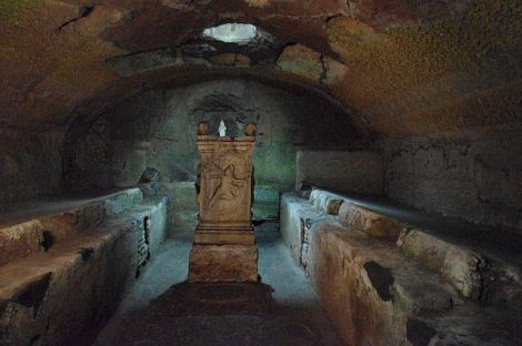 Mitreo conservato sotto la basilica di S. Clemente, a Roma.