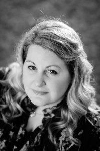 katie-teller-author-photo-2-3