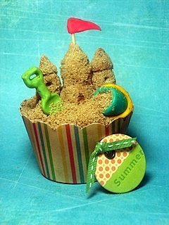Sandcastle cupcake for Beach Birthday Party