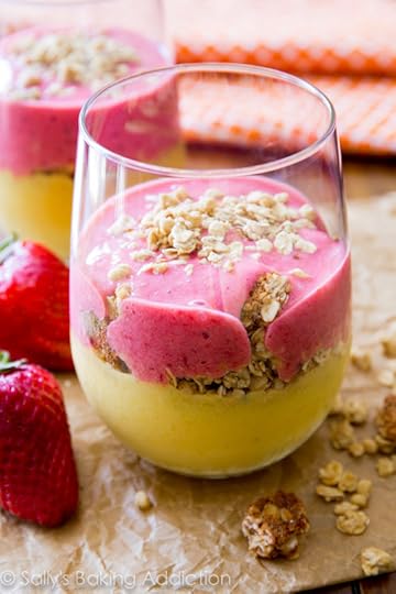 Strawberry Mango Breakfast Smoothies - juicy strawberries, mangos, bananas, and your favorite granola come together in this healthy smoothie!
