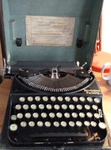 Random picture to go with random recs. Mmm... Vintage!