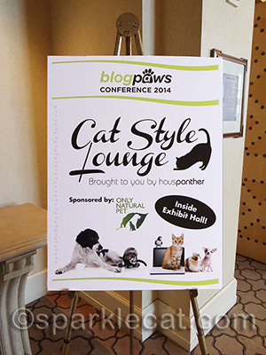 This way to the Cat Style Lounge