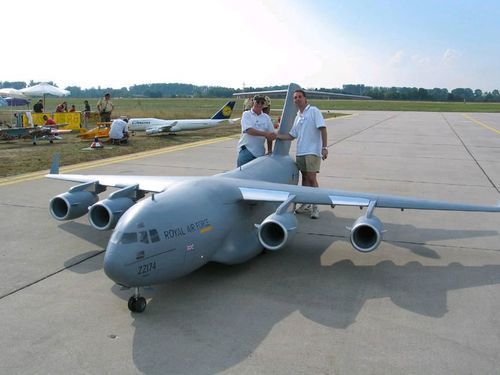 Model-Aircraft-C-17-Globemaster-III-05LG.jpg