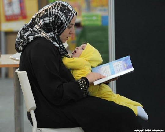 046640391927 صور: مشاركة نسائية واضحة في معرض الرياض الدولي للكتاب