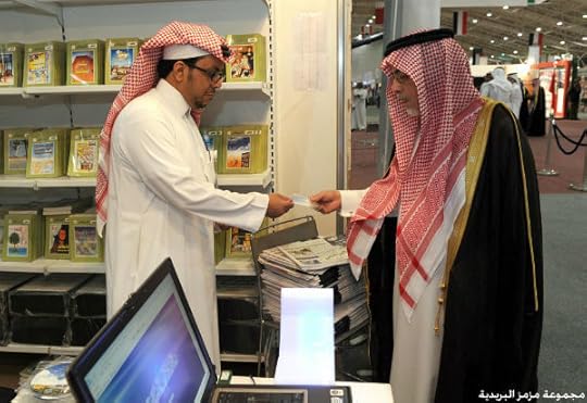 240710343234 صور: مشاركة نسائية واضحة في معرض الرياض الدولي للكتاب